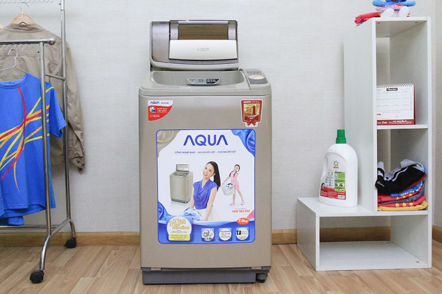 Máy giặt Aqua 7kg lồng đứng.