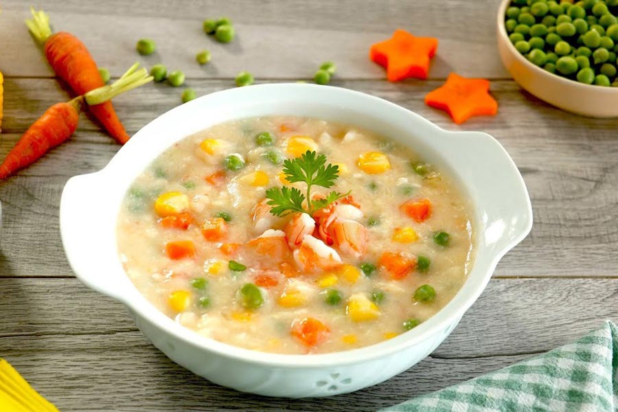 Bạn có thể thoải mái biến tấu món súp này với các loại rau củ quả mà mình yêu thích