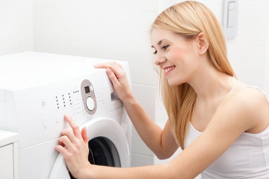 Máy giặt sẽ sáng bóng sau khi được vệ sinh bộ phận bề mặt ngoài