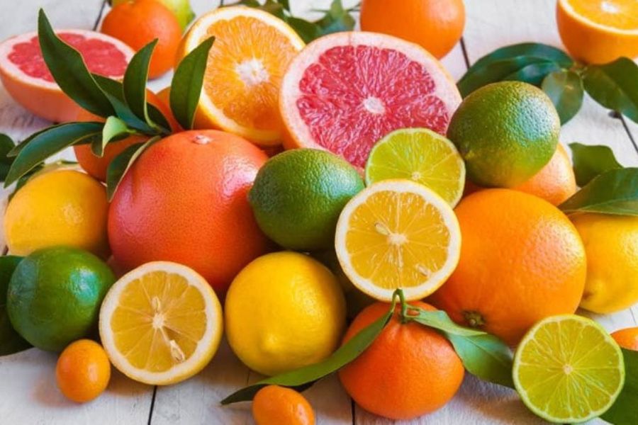 Ăn cam quýt giúp cung cấp khoáng chất và vitamin C cho cơ thể.