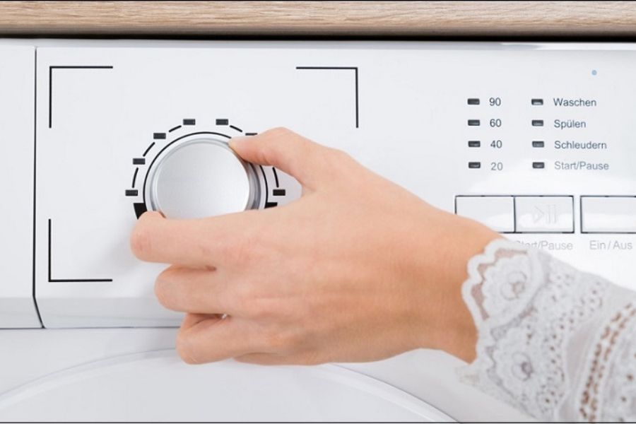 Lựa chọn phím chức năng phù hợp theo ký hiệu số trên máy giặt.