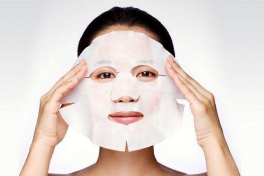 Bổ sung thêm các vitamin và khoáng chất thiết yếu cho da bằng cách đắp mặt nạ.