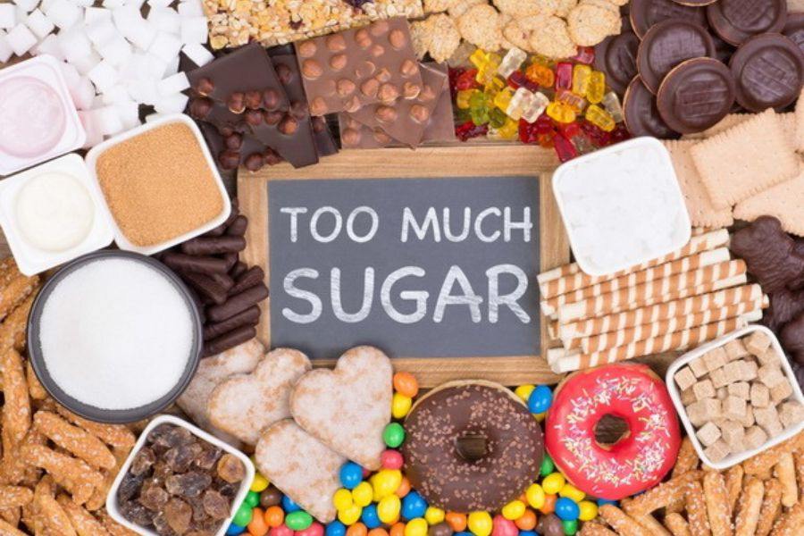 Cắt giảm thức ăn chứa nhiều đường trong thực đơn giảm cân.