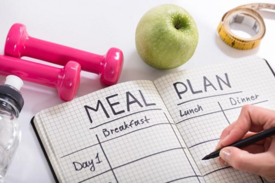Ghi chép nhật ký ăn uống và tập luyện giảm cân cấp tốc mỗi ngày.