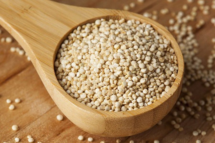 Hạt quinoa giúp cơ thể chống mệt mỏi trong quá trình ăn kiêng giảm cân.