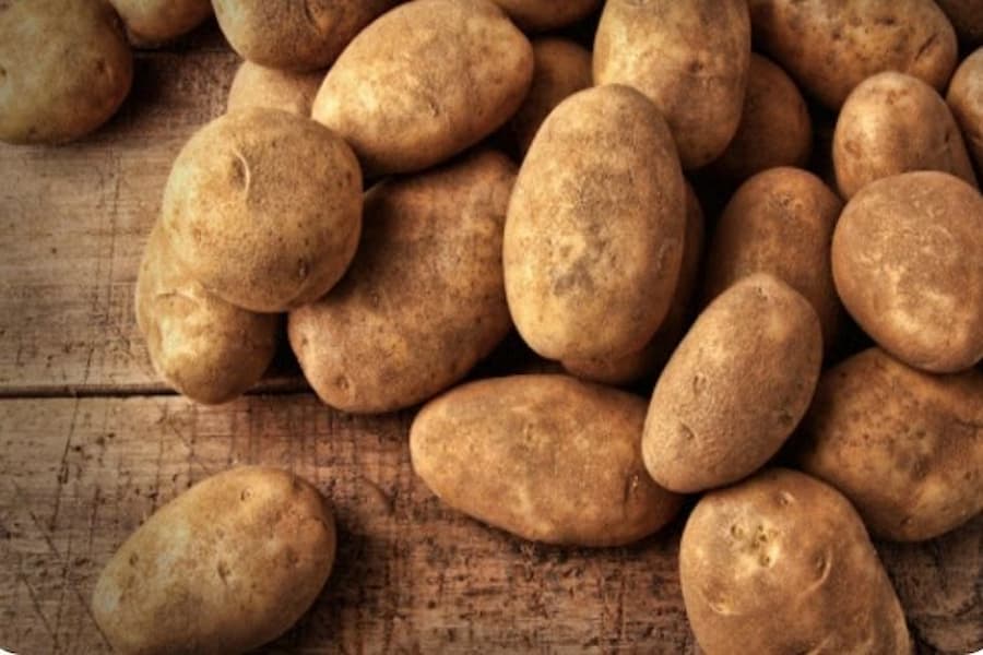 Trong 100g khoai tây có chứa khoảng 87 calo.