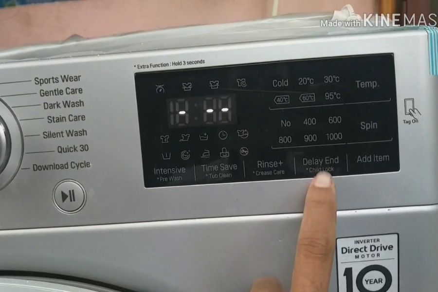 Máy giặt LG có biểu tượng Child lock nên giữ nút "Child lock" khoảng 3 đến 5 giây.