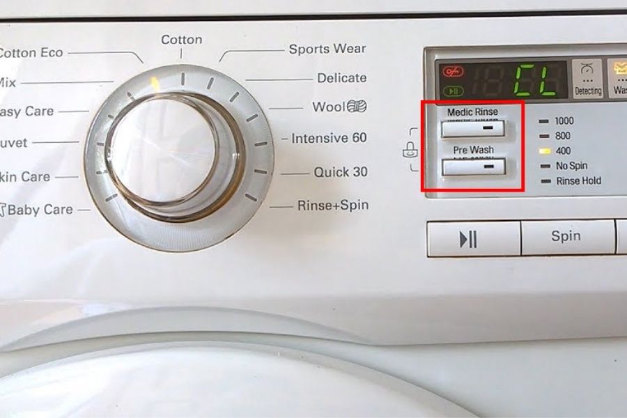 Máy giặt LG không có biểu tượng Child lock nên sử dụng tổ hợp phím “Wash + Rinse”.