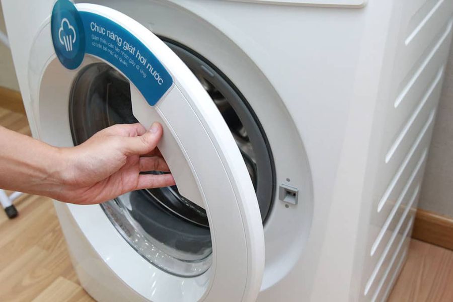 Nắp máy giặt chưa được đóng kín cũng sẽ dẫn đến tình trạng xuất hiện lỗi U3.