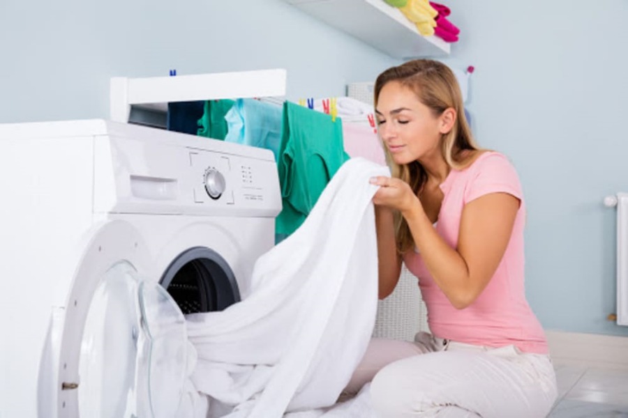 Phơi quần áo ngay sau khi giặt để lưu giữ hương thơm.