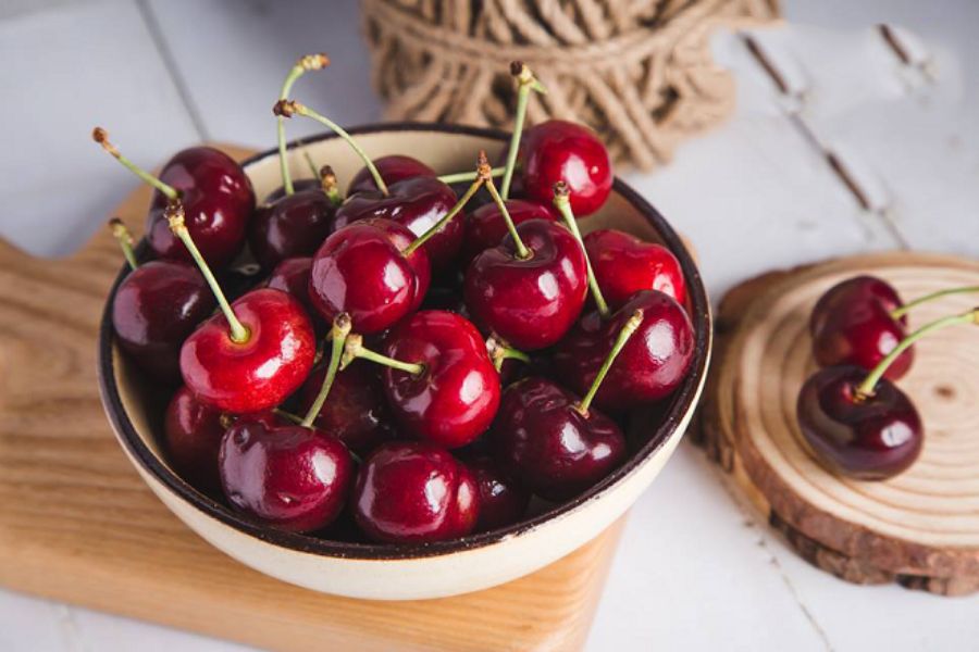 Ăn cherry giúp cung cấp một lượng calo vừa đủ cho cơ thể mỗi ngày.