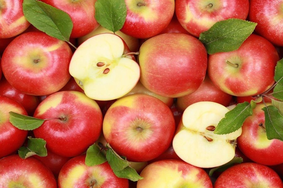 Ăn táo giúp cơ thể no lâu, hạn chế nạp quá nhiều calo mỗi ngày.