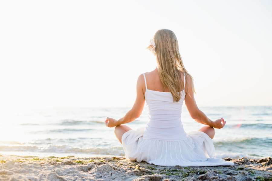 Sử dụng các phương pháp như: Yoga, thiền,... để giảm căng thẳng.
