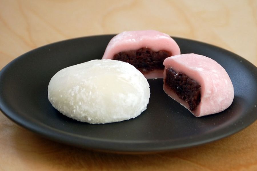Bánh Mochi gạo nếp là món bánh phổ biến của người Nhật Bản với hương vị thơm ngon khó cưỡng.