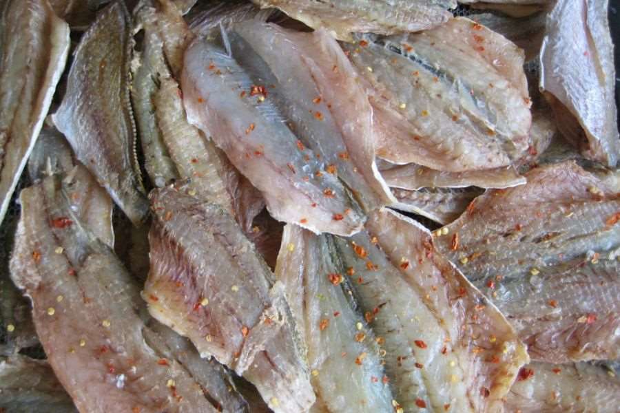 Khô cá bông lau Tiền Giang thường được chọn mua về làm quà.