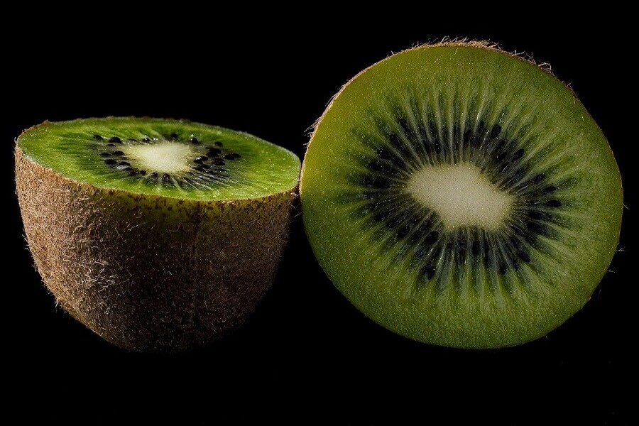 Quả kiwi - một loại trái cây chứa nhiều chất chống oxy hóa.