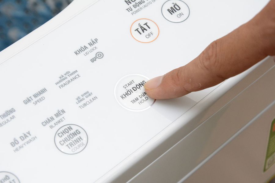 Máy giặt Toshiba gặp lỗi E7-4 khi bo mạch của máy gặp vấn đề.