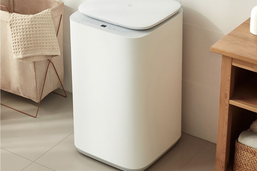 Máy giặt mini tự động có giá cao nhất trong dòng mini do được trang bị nhiều chức năng vượt trội.