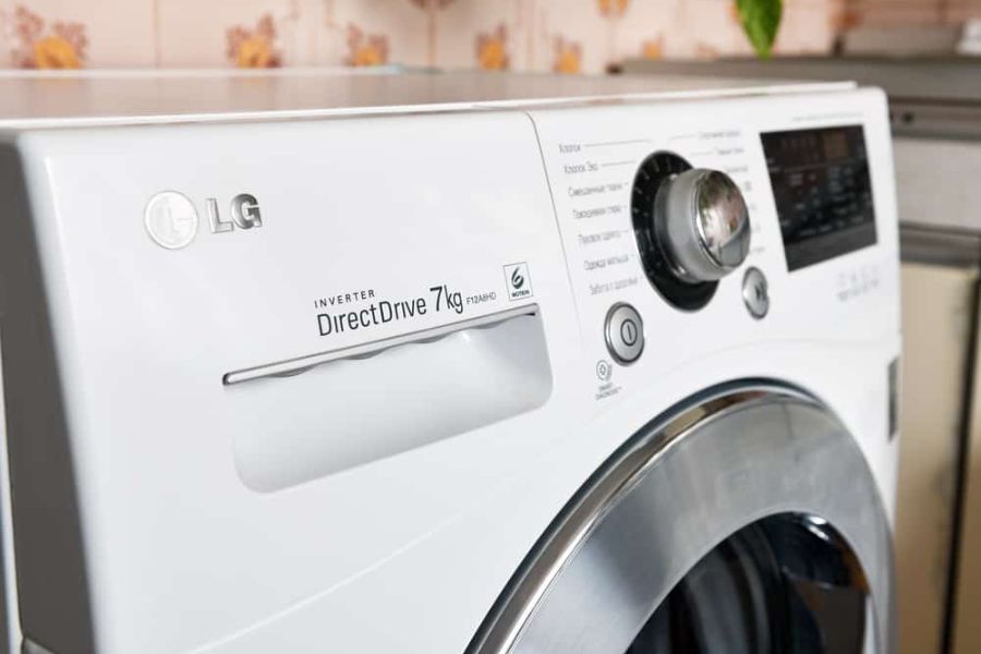 Nguyên nhân gây lỗi PE trên máy giặt LG là giắc cắm phao áp suất bị oxy hóa.