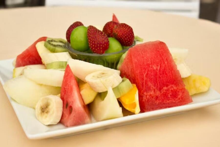 Các loại trái cây nên được ăn ngay sau khi gọt vỏ.