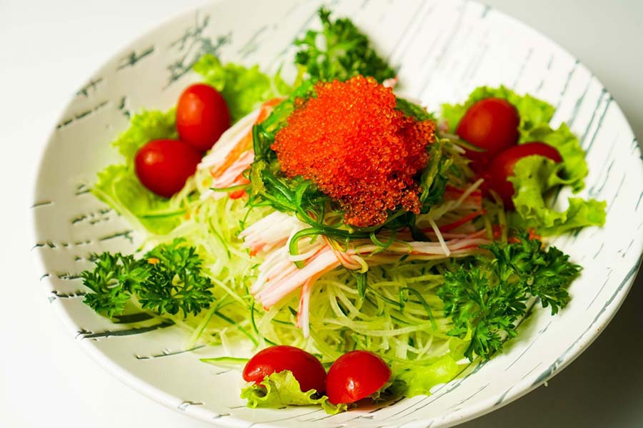 Salad trứng cá tươi mát, tốt cho sức khỏe và cũng rất thơm ngon.