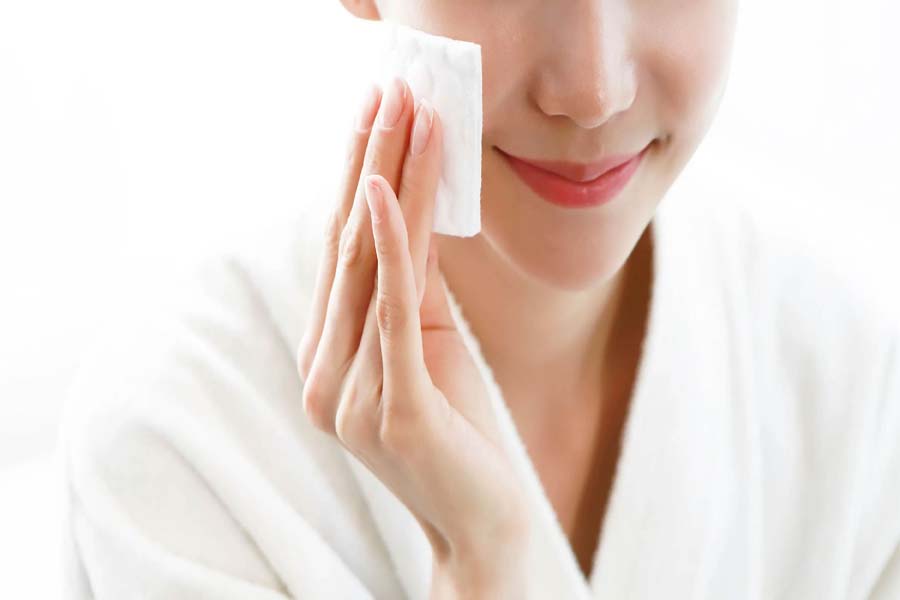 Lớp cặn trang điểm được loại bỏ sẽ giúp da mặt sạch sẽ, nhẹ nhàng hơn khi rửa mặt.