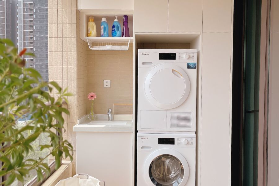 Tủ máy giặt ban công cho những ai yêu thích phong cách Nhật Bản.