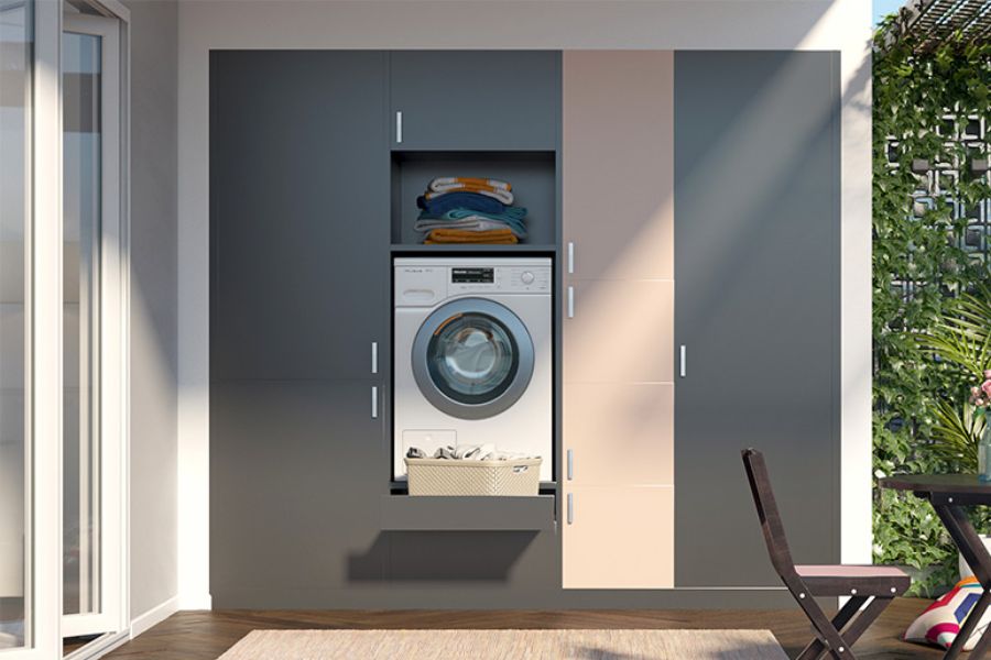 Tủ máy giặt nhỏ gọn treo trên tường, tiết kiệm diện tích.