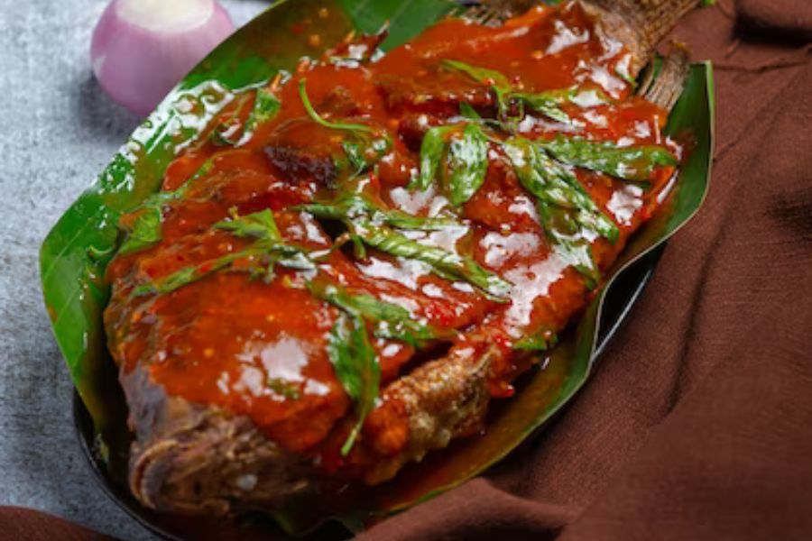 Cá diêu hồng sốt cà chua là món ăn hao cơm, rất dễ làm.