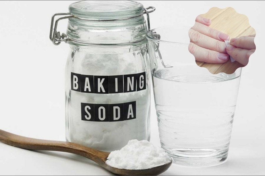 Sử dụng baking soda để tẩy sơn móng tay tại nhà.