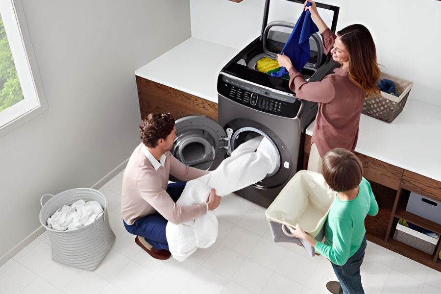 Bạn cần chú ý vệ sinh máy định kỳ bằng cách chạy chương trình giặt rỗng.