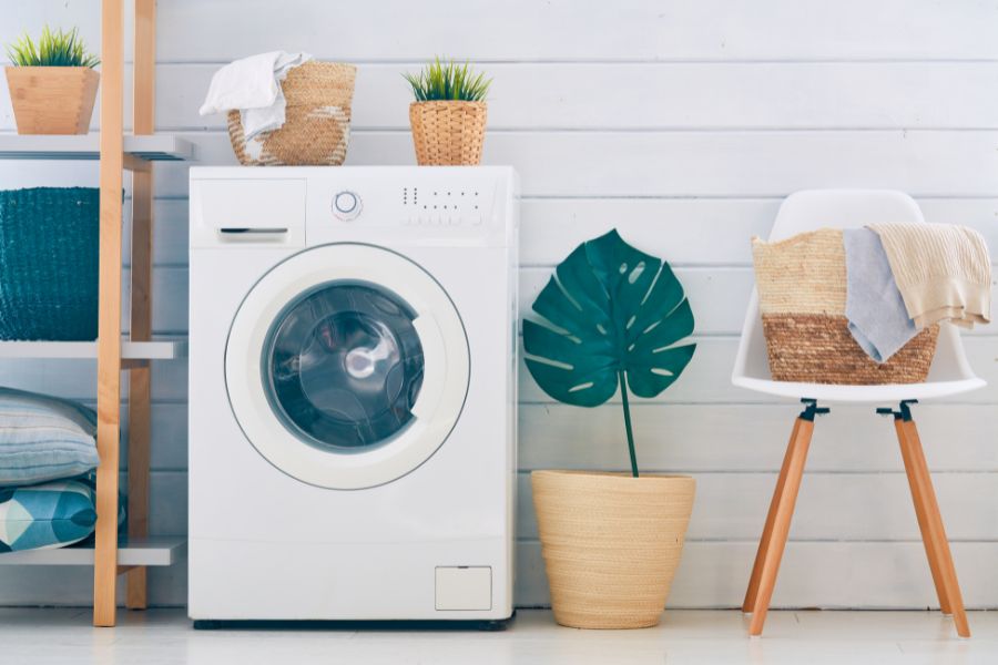Máy giặt Inverter thể hiện ưu điểm vượt trội về công nghệ giặt so với máy thông thường rất nhiều.