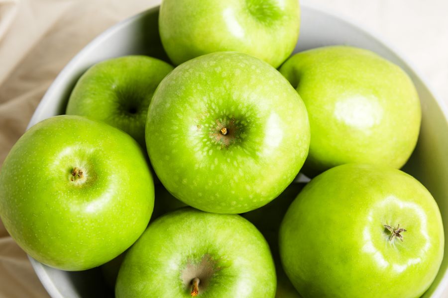 Hoa quả ít calo giảm thèm ăn tốt nhất là táo xanh.