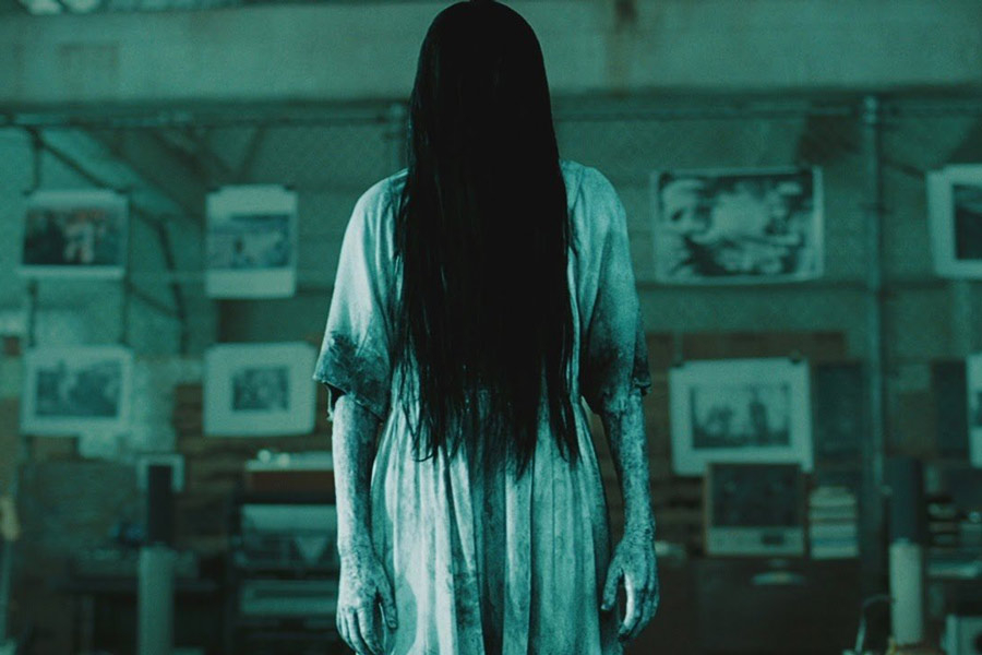 Ma nữ Sadako gây ấn tượng với mái tóc luôn phủ kín trước mặt.