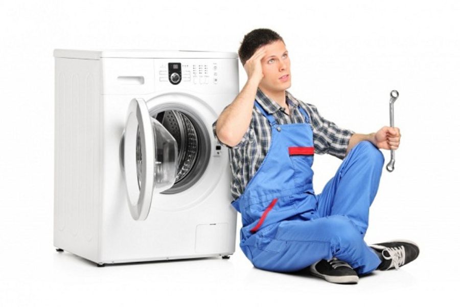 Máy giặt bị hỏng hóc các linh kiện bên trong.
