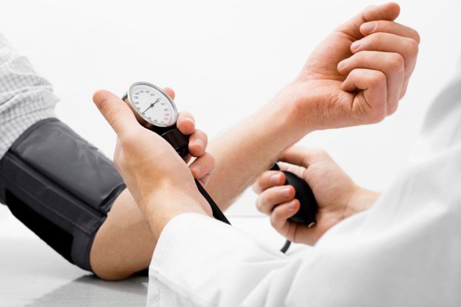 Người mắc bệnh huyết áp cao không nên áp dụng phương pháp thâm hụt calo.