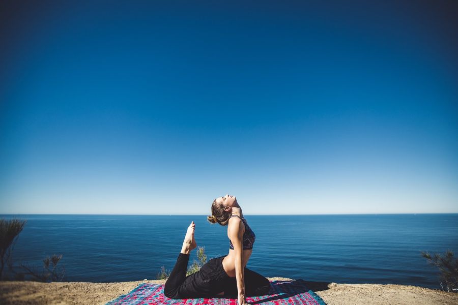Yoga giúp giảm cân trong 3 - 6 tháng.
