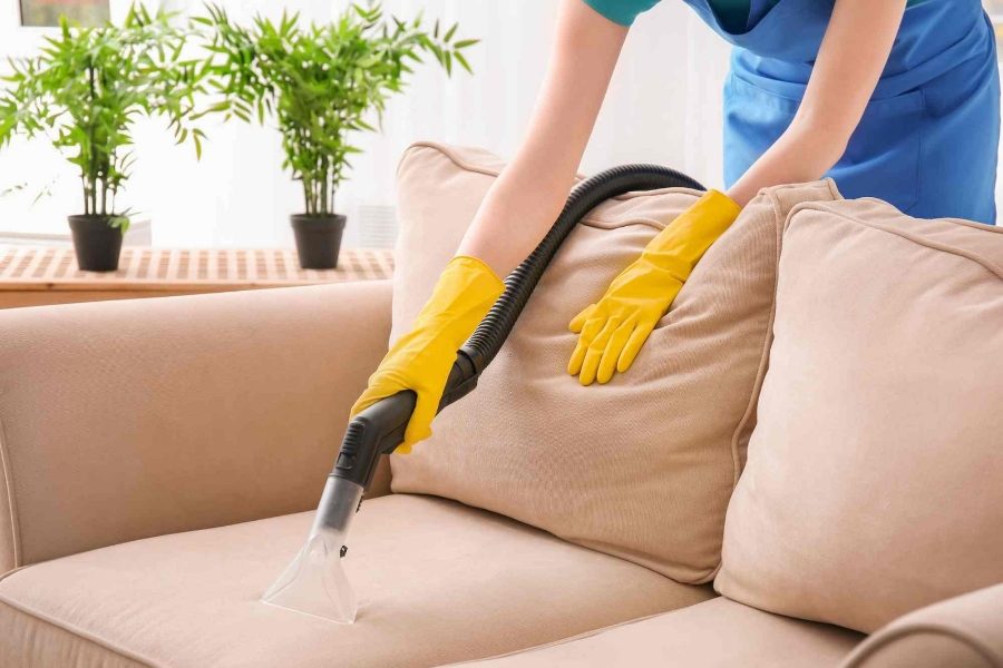 Quy trình vệ sinh sofa vải đạt tiêu chuẩn.