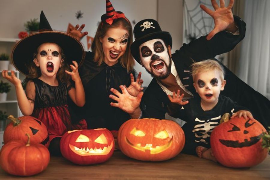 Ý nghĩa nhân bản của Halloween là hướng con người sống chan hòa, vui vẻ.