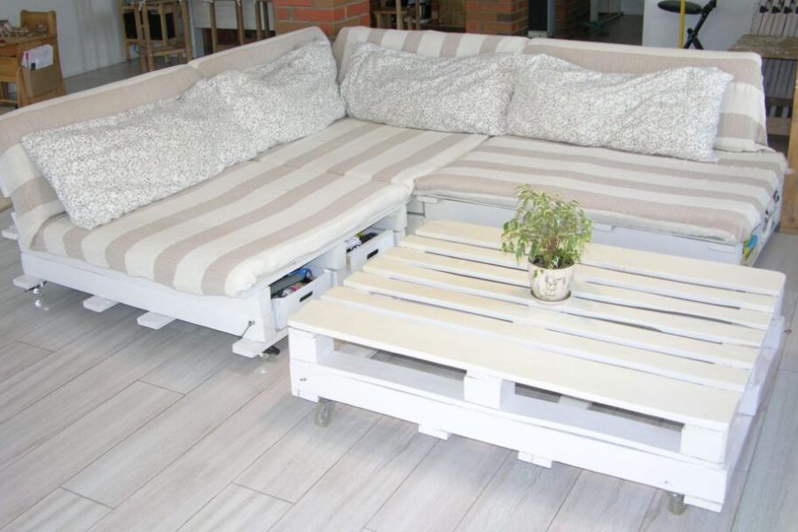 Bộ Sofa làm bằng gỗ Pallet phong cách hiện đại.