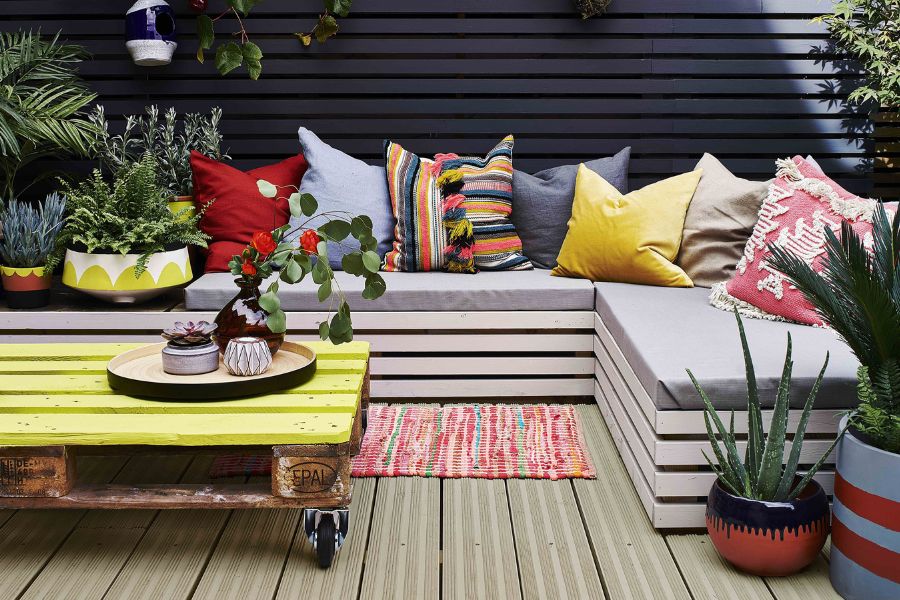 Bộ Sofa làm bằng gỗ Pallet với đường nét cách tân.