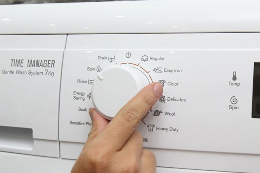 Spin trong máy giặt là quá trình vắt khô quần áo sau khi hoàn thành chương trình giặt - xả.