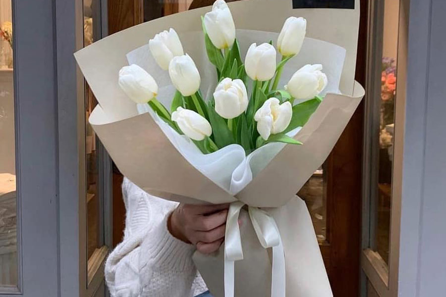 Hoa tulip trắng siêu xinh để tặng cô giáo.