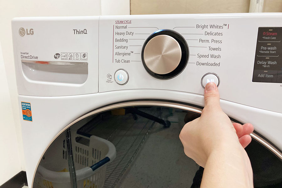 Khởi động lại máy giặt sau khi cắm lại dây nguồn.