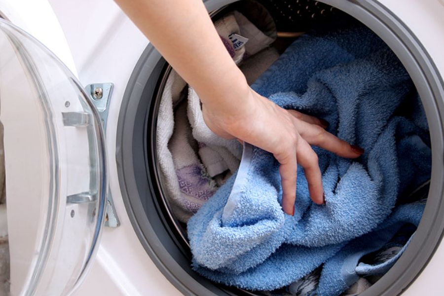 Bạn có thể sử dụng chế độ Spin sau khi giặt tay quần áo hoặc sau khi kết thúc chương trình giặt.