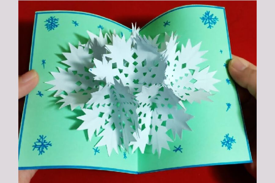 Mẫu thiệp Giáng Sinh 3D hình bông tuyết độc đáo.