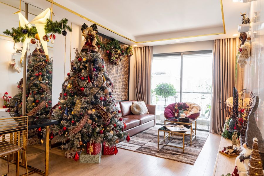 Ý tưởng trang trí phòng khách Giáng Sinh theo phong cách đơn giản.