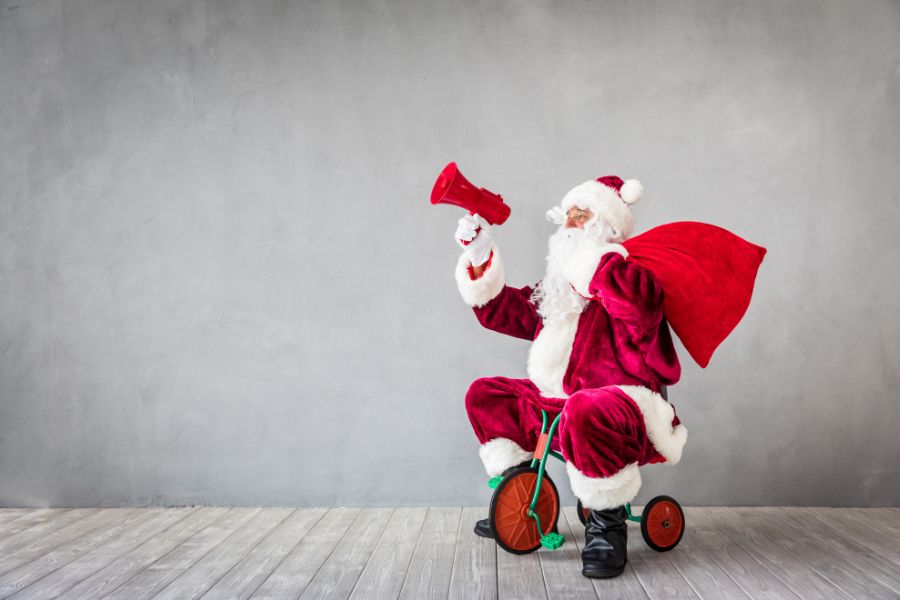 Mô hình Ông già Noel hay người tuyết chính tay bạn tự làm là món quà đầy độc đáo.