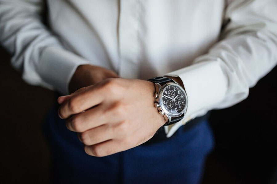 Đa số đàn ông đều thích sử dụng đồng hồ đeo tay.