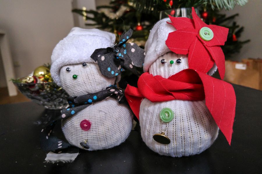 Người tuyết handmade - món quà Noel tự làm sáng tạo, độc đáo và dễ thương.